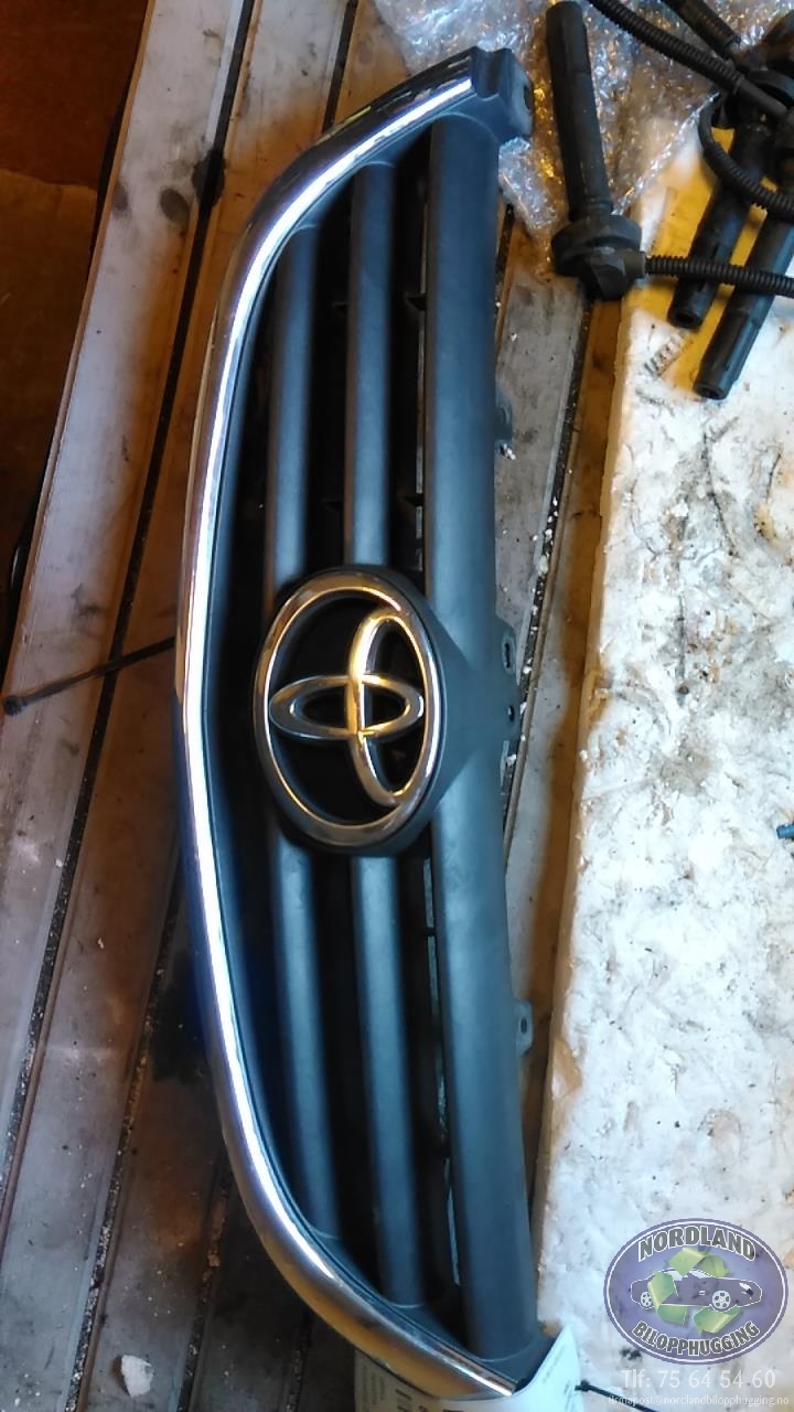 Grill til Toyota Avensis, 2000-2003 (Type I, Fase 2)