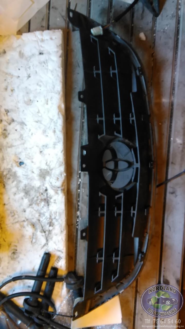 Grill til Toyota Avensis 2000-2003 (Type I, Fase 2)  