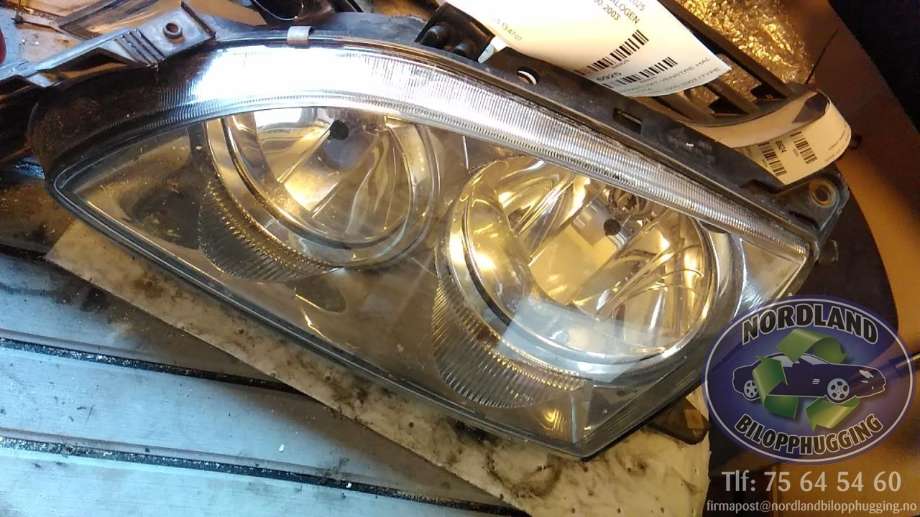 Frontlykt venstre halogen til Toyota Avensis, 2000-2003 (Type I, Fase 2)
