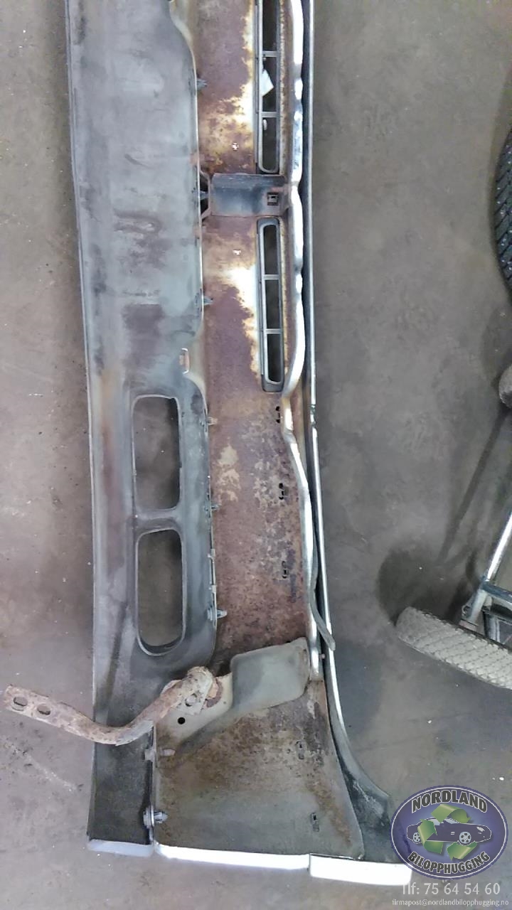 Støtfanger foran til Chevrolet Suburban 2002-2006