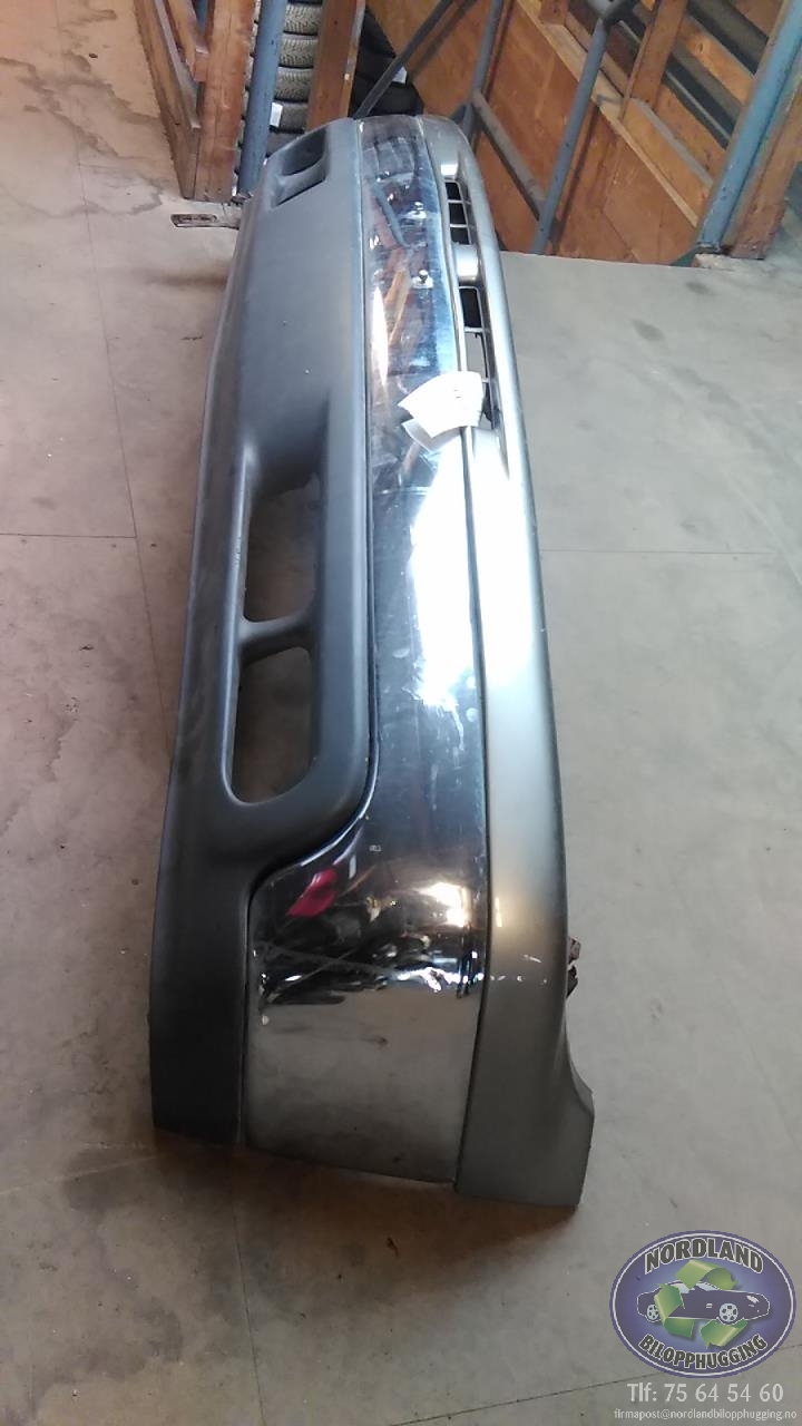 Støtfanger foran til Chevrolet Suburban 2002-2006