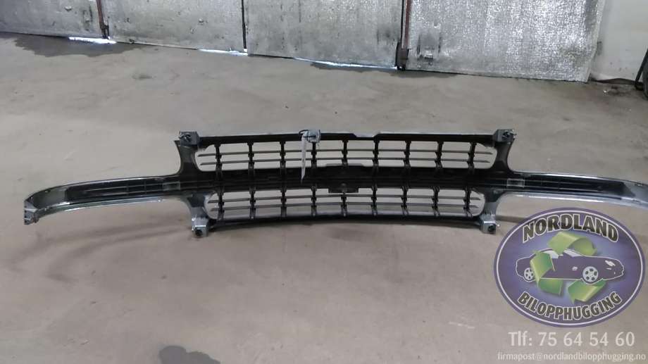 Grill til Chevrolet Suburban 2002-2006  