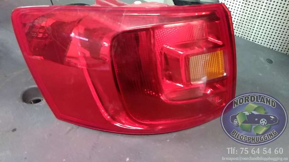 Baklykt venstre ytre til VW Jetta, 2011-->>  