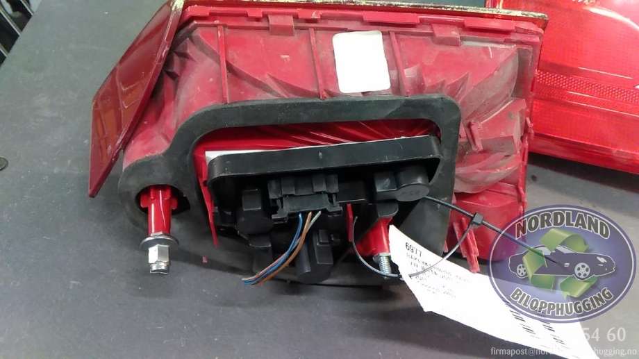 Baklykt høyre indre til VW Jetta 2011-->>  