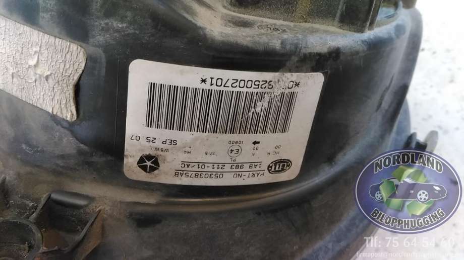 Frontlykt venstre halogen til Jeep Patriot 2007-2010  (HELLA|05303875AB|1A998321101AC|)