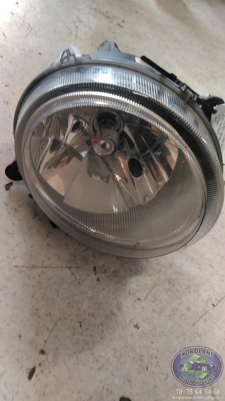 Frontlykt høyre halogen til Jeep Patriot, 2007-2010  (HELLA|05303874AB)