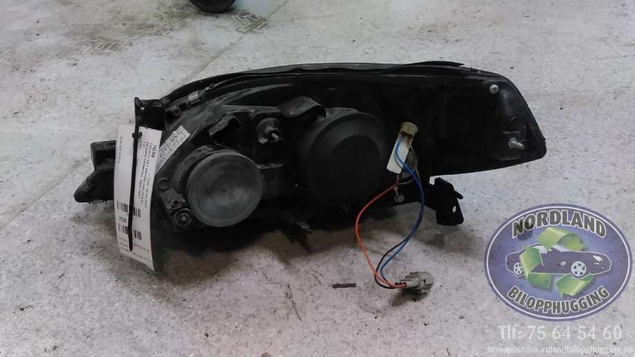 Frontlykt høyre halogen til Nissan Primera 2002-2007 (P12) (P12)