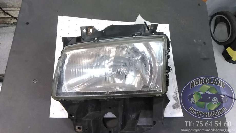 Frontlykt venstre halogen til VW Transporter / Caravelle, 1990-2003 (T4) (T4) 