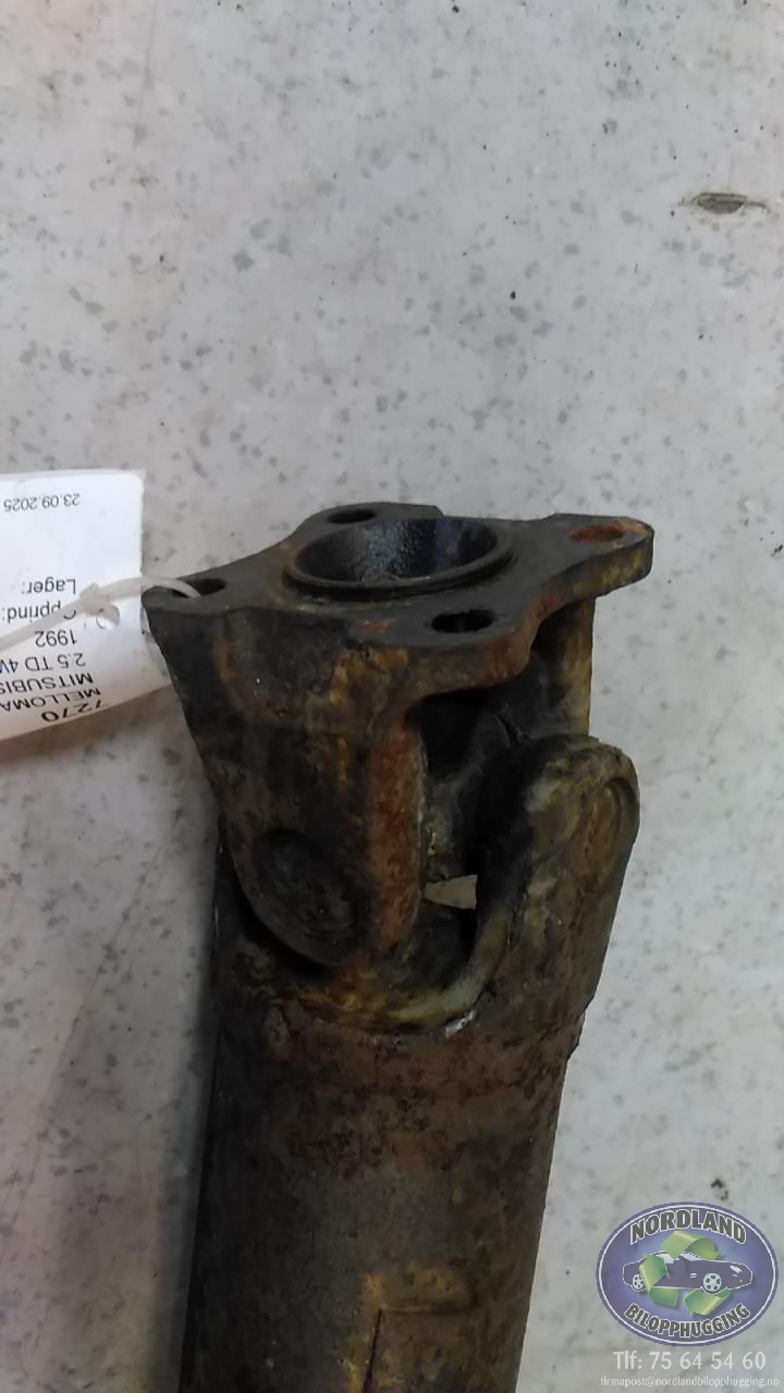 Mellomaksel bakre til Mitsubishi L300 1987-2008  