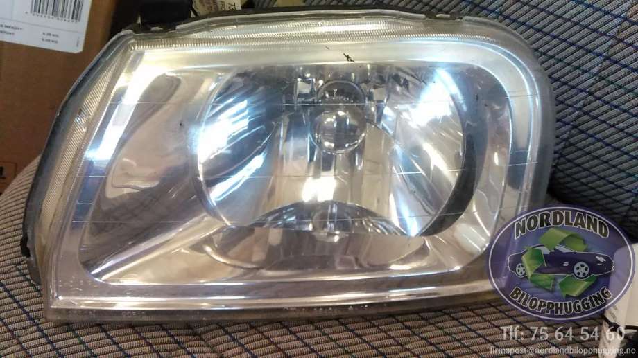 Frontlykt høyre halogen til Mitsubishi L200, 1996-2006 (Type III)