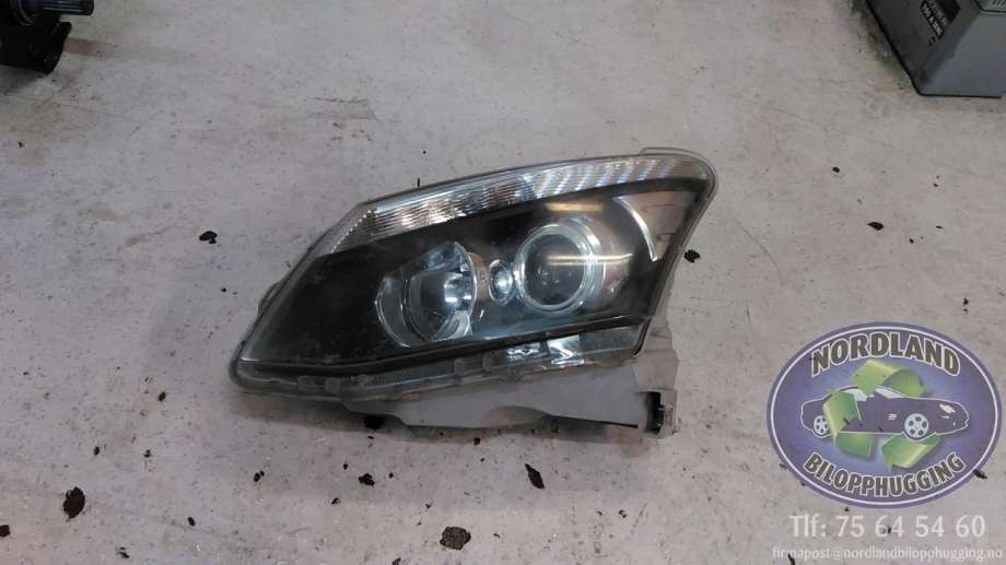 Frontlykt venstre halogen til Isuzu D-Max, 2012-2017 (Type II, Fase 1)  
