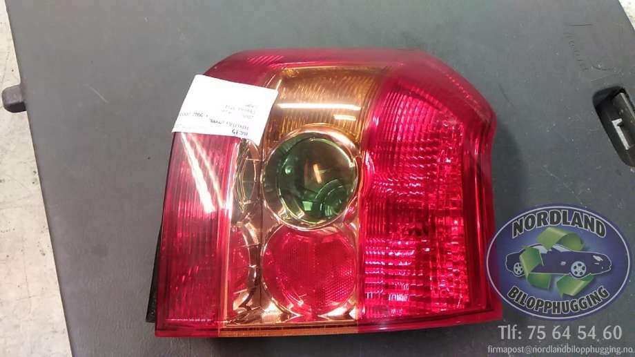 Baklykt høyre til Toyota Corolla, 2002-2007  (8155113650)