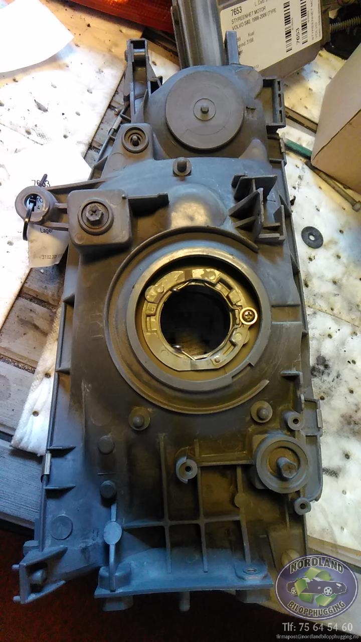 Frontlykt venstre halogen til Toyota Hiace 2001-2006 (Fase 2)  