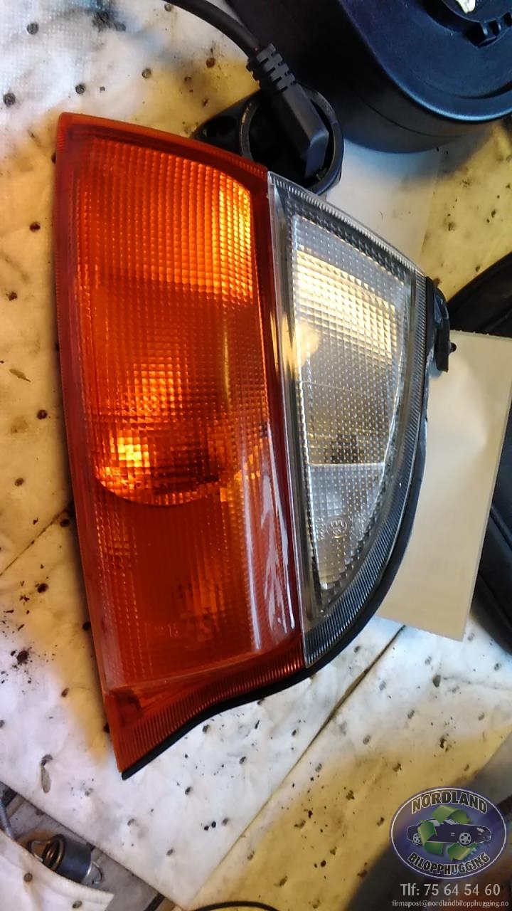 Blinklykt venstre til Toyota Hiace, 2001-2006 (Fase 2)  