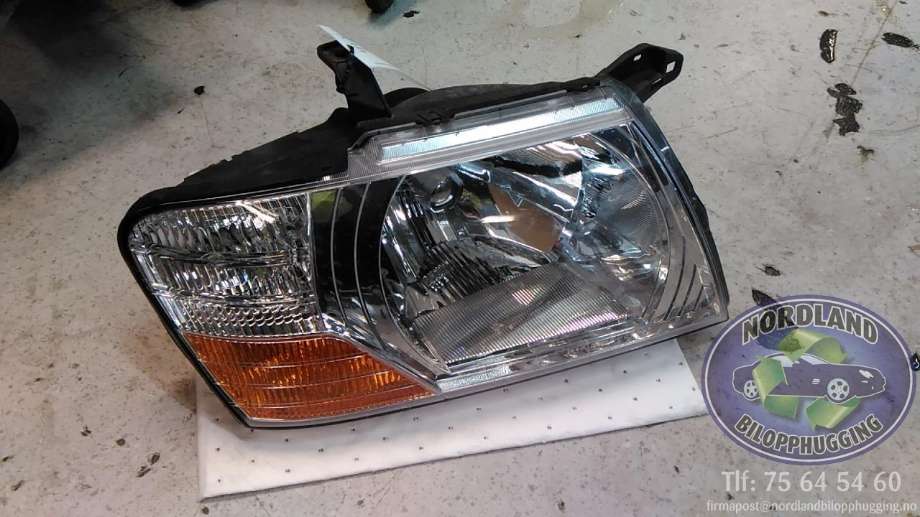 Frontlykt høyre halogen til Mitsubishi Pajero, 2000-2006 (Type III)  (DEPO|MN117110)