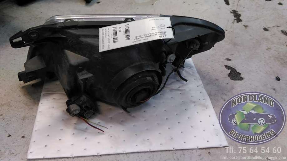 Frontlykt høyre halogen til Mitsubishi Pajero 2000-2006 (Type III)  (DEPO|MN117110|)
