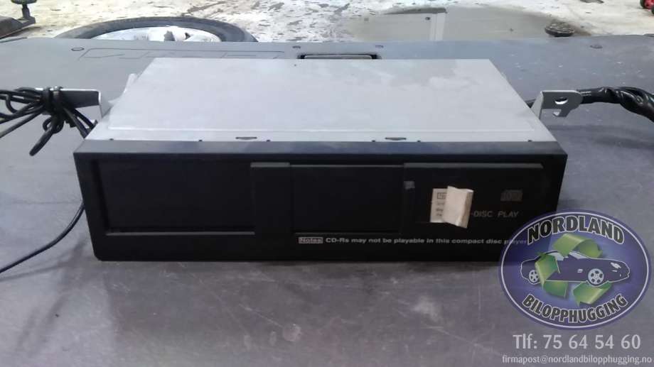 Bilstereo CD-veksler til Toyota Land Cruiser 120 2002-2009  (8627060070|)