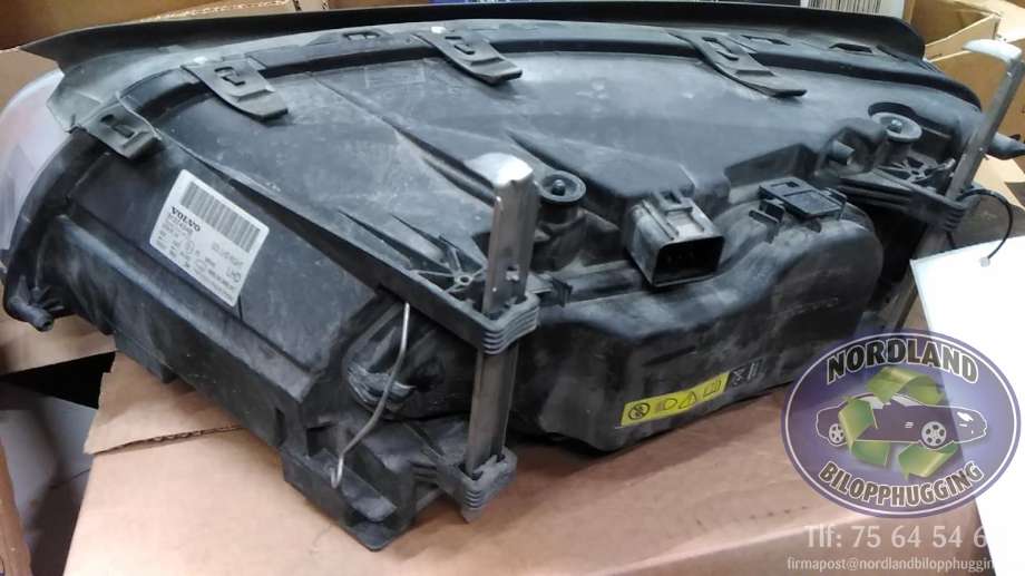 Frontlykt høyre xenon til Volvo XC70 2008-2013 (Type II, Fase 1)  (31214416|31214348|)