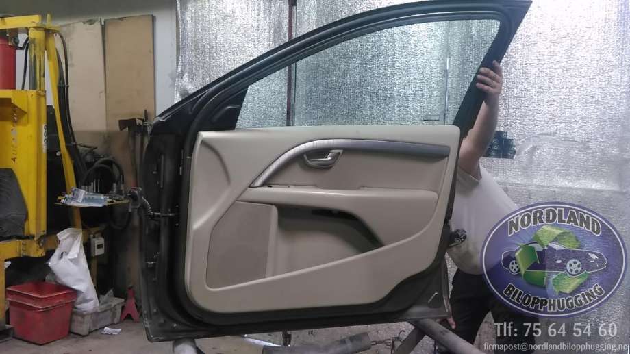 Dør høyre foran til Volvo XC70 2008-2013 (Type II, Fase 1)  