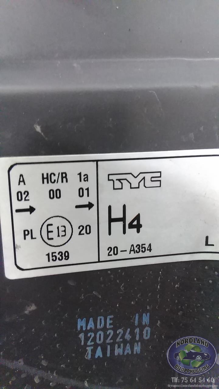 Frontlykt venstre halogen til Toyota Yaris 1999-2003 (Type I, Fase 1)  