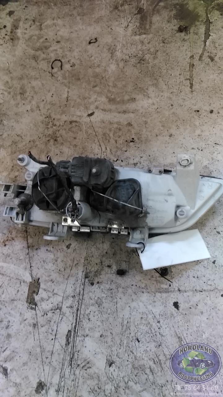 Frontlykt høyre halogen til Nissan Primera 1996-1999 (Fase 1) (P11) (P11) 