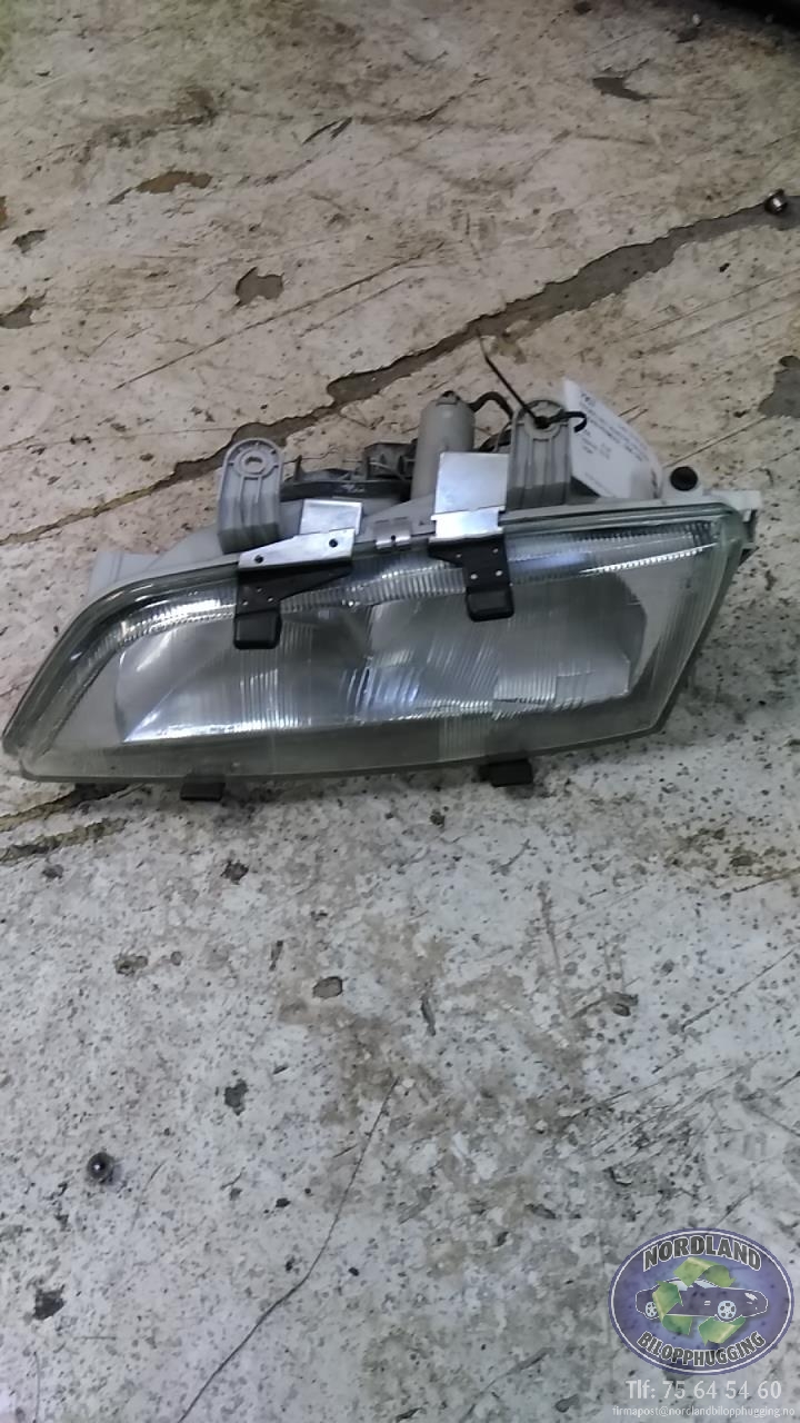 Frontlykt venstre halogen til Nissan Primera, 1996-1999 (Fase 1) (P11) (P11) 