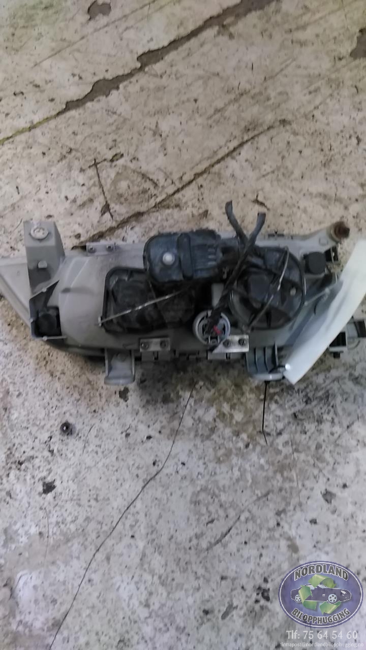 Frontlykt venstre halogen til Nissan Primera 1996-1999 (Fase 1) (P11) (P11) 