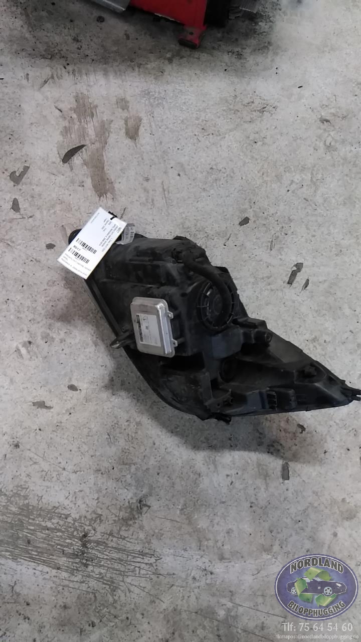 Frontlykt høyre xenon til Opel Insignia A 2009-2014  