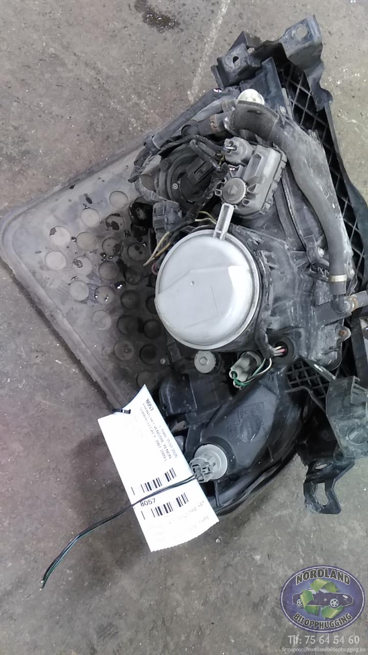Frontlykt venstre xenon til Subaru Outback 2007-2009 (Type III, Fase 2)