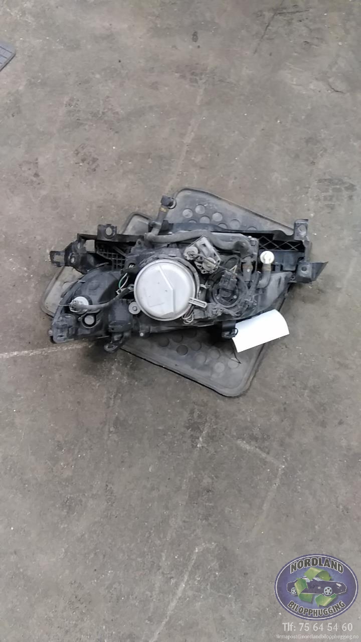 Frontlykt høyre xenon til Subaru Outback 2007-2009 (Type III, Fase 2)