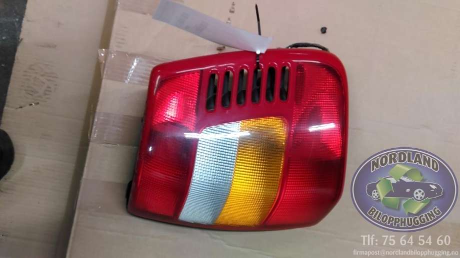Baklykt venstre til Jeep Grand Cherokee, 1999-2004