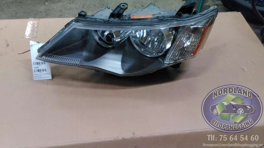 Frontlykt venstre xenon til Mitsubishi Outlander 2007-2010 (Type II, Fase 1)