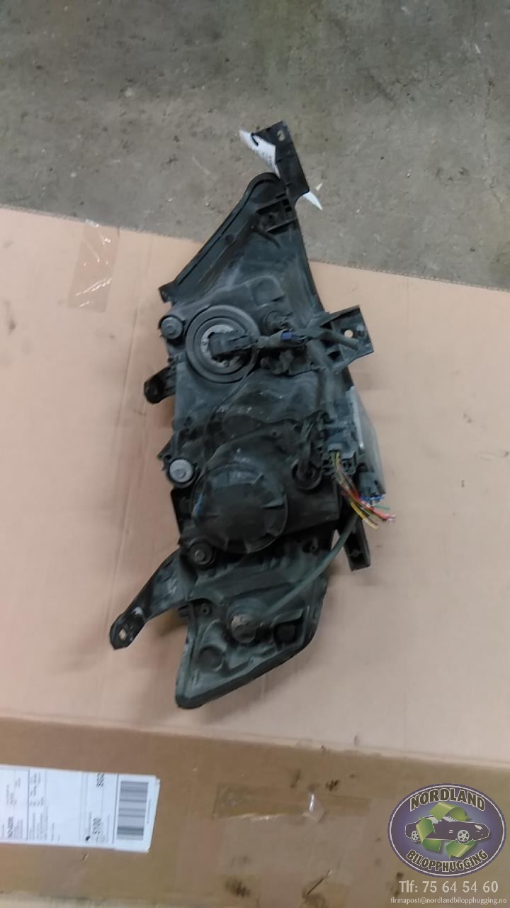 Frontlykt venstre xenon til Mitsubishi Outlander 2007-2010 (Type II, Fase 1)