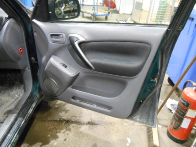 Toyota RAV4 2000-2006 (Type II) , Motorkode: 1CD-FTV, Girkassekode: 