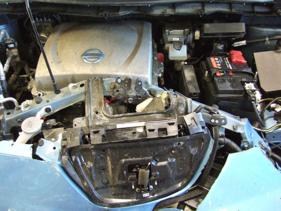 Nissan Leaf 2011-2017 (Type I) , Motorkode: EM61, Girkassekode: 