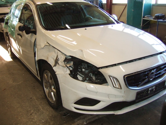 Volvo V60 2010-2013 (Type I, Fase 1) , Motorkode: D4162T, Girkassekode: MMT6