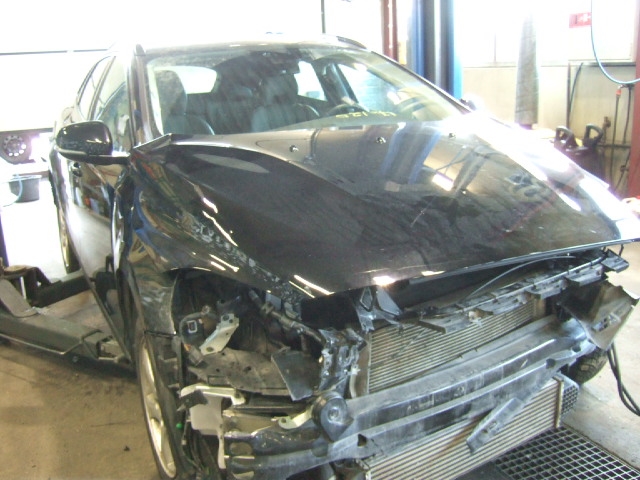 Volvo V40 2012-2019 , Motorkode: D4162T, Girkassekode: 1