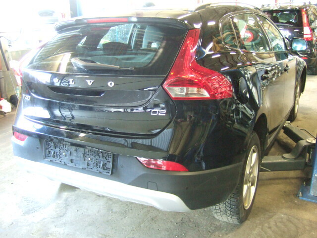 Volvo V40 2012-2019 , Motorkode: D4162T, Girkassekode: 1