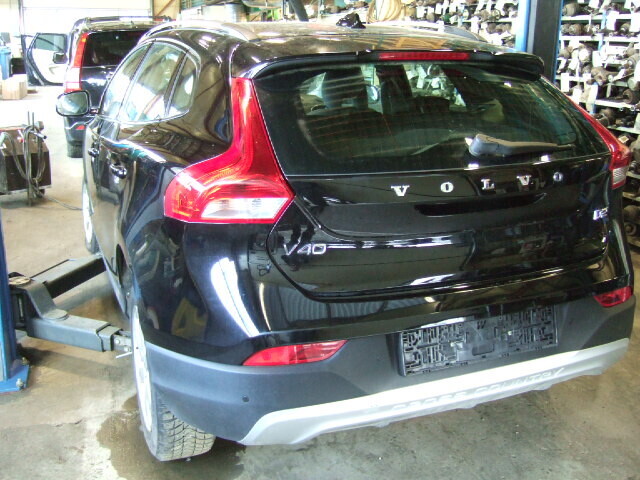 Volvo V40 2012-2019 , Motorkode: D4162T, Girkassekode: 1