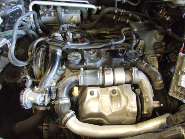Volvo V40 2012-2019 , Motorkode: D4162T, Girkassekode: 1