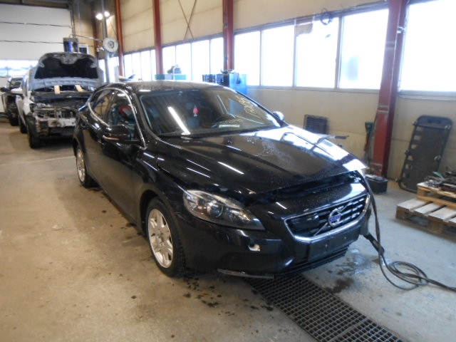 Volvo V40 2012-2019 , Motorkode: D4162T, Girkassekode: 