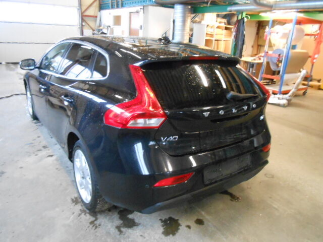 Volvo V40 2012-2019 , Motorkode: D4162T, Girkassekode: 