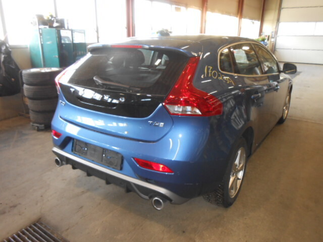 Volvo V40 2012-2019 , Motorkode: B4204T38, Girkassekode: 1