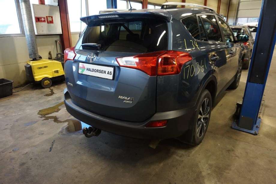 Toyota RAV4 2013-2015 (Type IV, Fase 1) , Motorkode: 1AD-FTV, Girkassekode: 