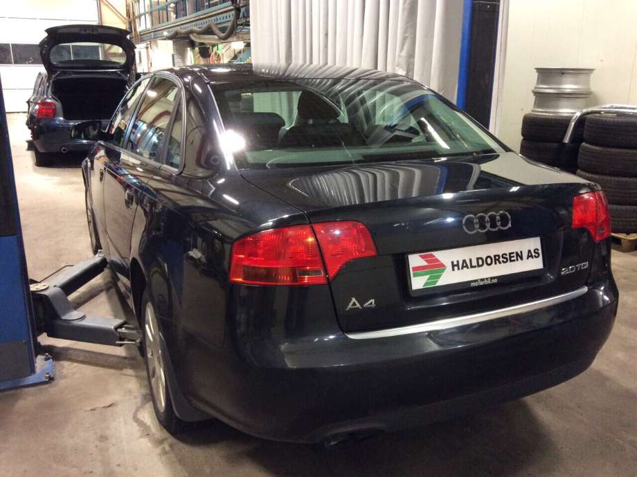 Audi A4 2004-2008 (Type III) (B7) (B7), Motorkode: BLB;BRE, Girkassekode: HCF