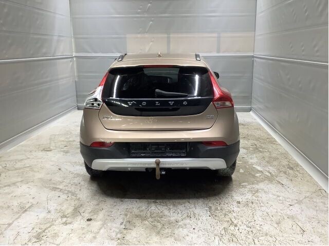 Volvo V40 2012-2019 , Motorkode: D4162T, Girkassekode: 
