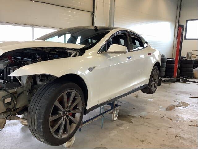 Tesla Model S 2013-2016 (Fase 1) , Motorkode: L2S, Girkassekode: 