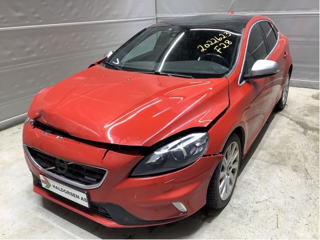 Volvo V40 2012-2019 , Motorkode: D4162T, Girkassekode: 