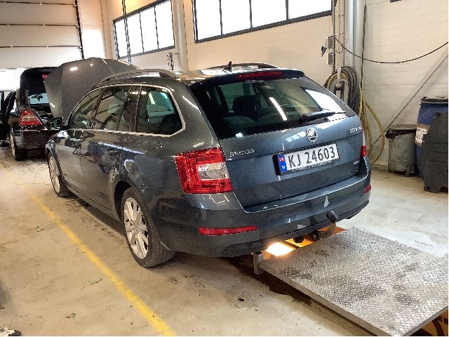 Škoda Octavia 2013-2016 (Type III, Fase 1) , Motorkode: CRMB, Girkassekode: 