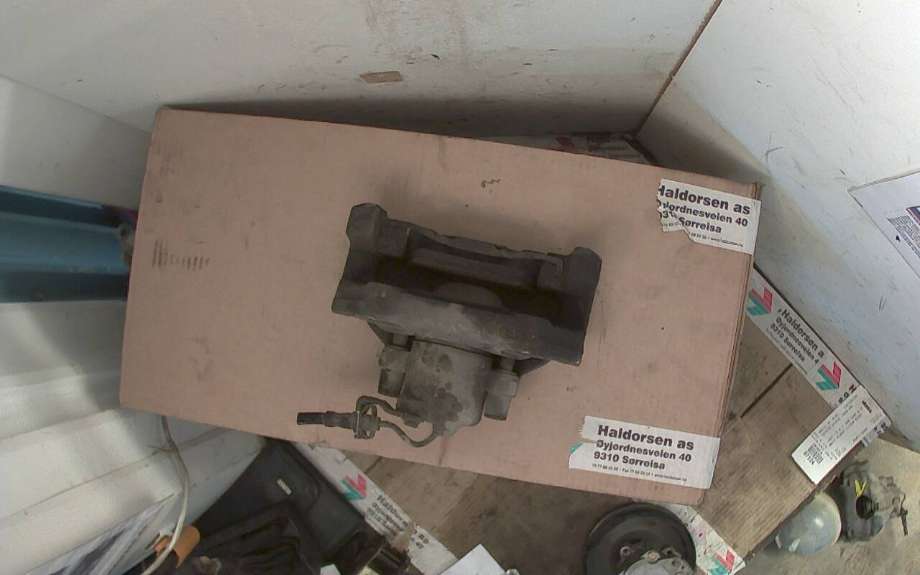 Bremsecaliper høyre foran til VW Transporter / Caravelle 1990-2003 (T4) (T4) (VOLKSWAGEN CARAVELLE|)